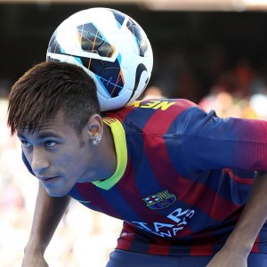 开云app下载-绿茵与网影，当穆古鲁扎与德罗巴激战紫金军团，交错的时刻，网影对绿茵，穆古鲁扎与德罗巴的跨界交锋